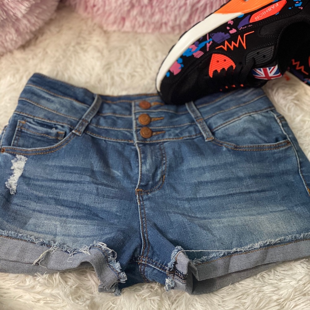 Thrift store find. Has been washed 🧼